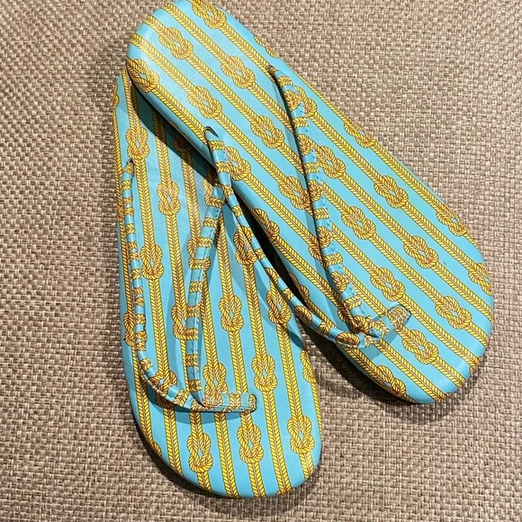 Douglas paquette flip flops 2025